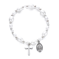 Bijoux de mode européens et américains New Madonna Cross Imitation Pearl Bracelet Fashion Commuting Elegant Joker Beaded Jewelry