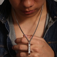 Vente en gros personnalisée d'accessoires de mode, collier à pendentif en acier inoxydable sur le thème des runes vikings, mythologie nordique, pour hommes
