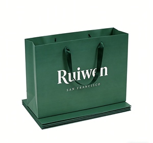 Sacs de courses en papier vert recyclé personnalisés pour vêtements, emballage promotionnel, avec votre propre logo, vente en gros, poignée artisanale personnalisée - Product Image 1