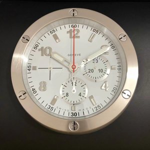 Reloj de Pared Metálico de Diseño de 14 Pulgadas, Silencioso, Sin Tictac, Estilo Cronógrafo, con Calendario y Agujas de Radio, para Decoración de Sala de Estar - Product Image 2