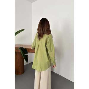 Blouses et chemises pour femmes à double poche et boutons-pression vertes - Vente en gros - Product Image 1
