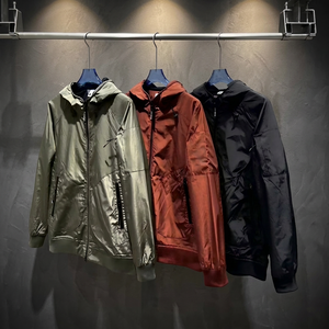 Blouson Bomber à Capuche pour Homme – Coupe Décontractée, Coupe-Vent, Couleur Unie, Fermeture Éclair Avant, Coupe Classique, Extérieur en Polyester et Nylon - Product Image 1