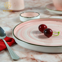 Vaisselle en céramique anti-puces Offre Spéciale vaisselle de couleur rose incassable ensemble d'assiettes en céramique pour restaurant