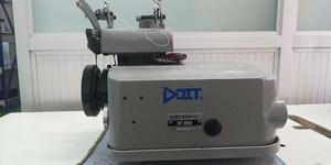 เครื่องเย็บผ้าอุตสาหกรรม DT 2503 ความเร็วสูง สำหรับเย็บขอบพรมแบบโอเวอร์ล็อค มีจำหน่าย - Product Image 4