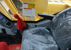 Komatsu PC200 Original Crawler Excavator In Good Condition Lower Price Used <b>Engineering</b> <b>Construction</b> Equipment - Product Image 5