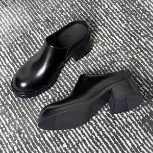 Mules à <span class=keywords><strong>talon</strong></span> épais décontractées personnalisées Xinzirain, bout rond, cuir véritable, hauteur de <span class=keywords><strong>talon</strong></span> de 6 cm, sabots pour femmes et hommes - Product Image 3