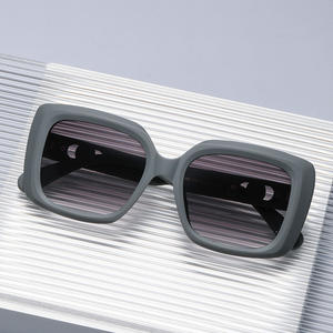 แว่นกันแดดทรงสี่เหลี่ยมหรูหราสำหรับผู้หญิง UV400 กรอบ PC และเลนส์คลาส 2 แว่นกันแดดสีดำ RG99062 บรรจุกล่อง - Product Image 2