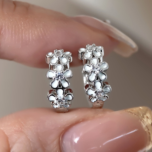 Boucles d'oreilles créoles en laiton plaqué or avec zircon, bijoux mignons pour femmes, cadeau idéal - Product Image 3