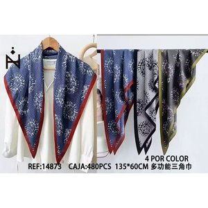 Sciarpa triangolare multifunzionale 135x60 cm con motivo a fiocco di neve, accessorio caldo per l'inverno - Product Image 3