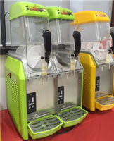 Haute qualité congelé commercial alcool fruits espace trois réservoirs petite neige fondue Machine chine moteur italien 110v 220v Slushy Machine