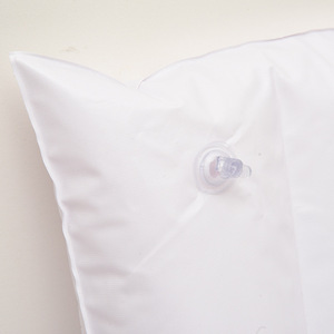 Almohada Inflable Blanca con Bomba, Rectangular, para Cuidado Diario en el Hogar, 100% Poliéster, Lavable a Mano, Diseño Sólido - Product Image 3