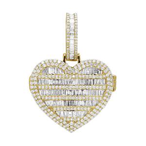 Collar con Colgante de Corazón con Incrustaciones de Diamantes de Imitación VVS, Acabado en Oro, Disponible al Mejor Precio del Mercado - Product Image 6