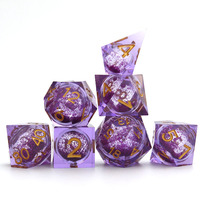Set dadu inti cair Resin polihedral atas meja D & D jumlah besar dapat disesuaikan dengan tepi tajam untuk bermain Game
