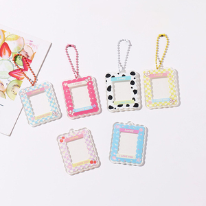 Venta al por mayor de llaveros decorativos de acrílico con marco para fotos pequeñas, estilo INS, ligeros, a la moda, con protección UV, para DIY - Product Image 1