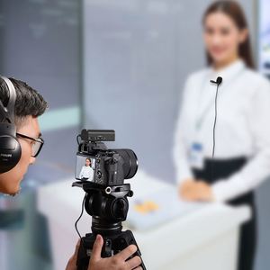 Mamen 3.5mm <span class=keywords><strong>Jack</strong></span> <span class=keywords><strong>Micro</strong></span> <span class=keywords><strong>Cravate</strong></span> à Condensateur Omnidirectionnel Enregistrement Vidéo Sans Fil Microphone UHF Professionnel Vlog <span class=keywords><strong>Micro</strong></span> - Product Image 5