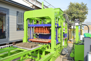 Máquina Automática para Moldear Ladrillos QT4-15, Especializada en Bloques de Hormigón de Alto Rendimiento para el Crecimiento de la Infraestructura en Etiopía - Product Image 3