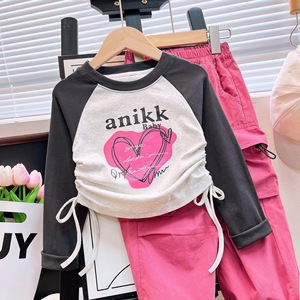 2025 primavera autunno camicia a maniche Raglan con stampa d'amore per bambini e <span class=keywords><strong>pantaloni</strong></span> <span class=keywords><strong>Cargo</strong></span> da ragazza Set Casual in due pezzi - Product Image 2