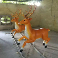 Statue de renne de Noël en fibre de verre blanche grandeur nature de 200 cm, sculpture moderne de renne pour hall d'hôtel, centre commercial, décoration artistique de vacances