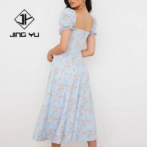 ชุดเดรสลำลองแฟชั่น OEM ลายดอกไม้ จับจีบช่วงอก ผูกโบว์ คอเหลี่ยม ตัดเย็บตามสั่ง ผ้าเรยอน ความยาวปานกลาง - Product Image 4