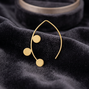Pendientes Geométricos de Latón Chapado en Oro de 18K con Detalles de Perlas y Diamantes - Product Image 4