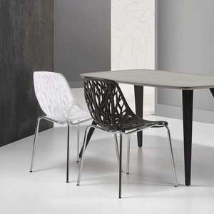 Chaise <span class=keywords><strong>de</strong></span> salle à manger en plastique avec dossier ajouré et pieds en métal, chaise moderne polyvalente pour la maison, le restaurant, le café, le bureau, les réunions - Product Image 5