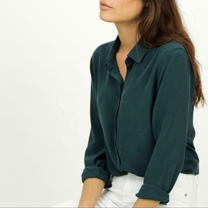 2023 mode soyeux Charmeuse Viscose couleur unie vert <span class=keywords><strong>travail</strong></span> femmes Blouses et chemises - Product Image 2