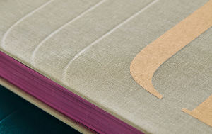 Couverture <span class=keywords><strong>de</strong></span> <span class=keywords><strong>livre</strong></span> en carton rigide avec logo personnalisé en feuille <span class=keywords><strong>d</strong></span>'or, bords peints colorés, gaufrage, impression offset - Product Image 4