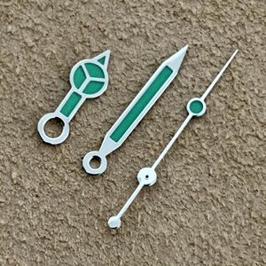 Nuevos accesorios y piezas de reloj OEM, manecillas luminosas verdes con bordes negros compatibles con movimiento automático NH35 NH36 <span class=keywords><strong>4R</strong></span> 7S - Product Image 5