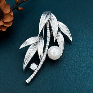 Gold Bamboo Leaf Brooch With Pearl And Zircon Women's Fashion Party Jewelry Zinc Alloy Micro Insert Design - Product Image 4