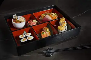 전통적인 초밥 상자 뚜껑 6 구획 음식 컨테이너 점심 일본 도시락 상자