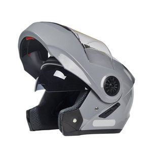 Mũ bảo hiểm xe máy đa năng kiểu dáng mới, chất liệu ABS, thiết kế mở mặt, có kính chắn gió kép, khóa đôi D, sử dụng được quanh năm, bảo hành 1 năm - Product Image 3