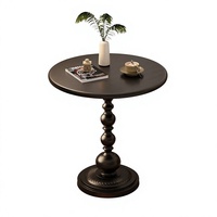 Table d'appoint ronde vintage en bois, table basse sculptée sur piétement, table d'angle rétro pour salon