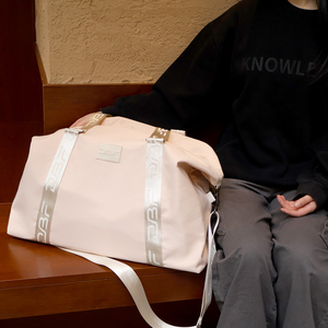 <span class=keywords><strong>Sac</strong></span> de sport imperméable personnalisé, <span class=keywords><strong>sac</strong></span> de voyage de luxe pour <span class=keywords><strong>femme</strong></span>, grande capacité, <span class=keywords><strong>sac</strong></span> à bandoulière pour le sport et les activités de plein air - Product Image 4