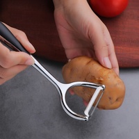 Klassieke roestvrijstalen gekartelde groenteschiller, handmatig, voor aardappelen, wortelen & komkommers, multifunctioneel keukengereedschap