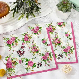 Serviettes en papier florales roses 6,5 x 6,5 pouces jetables pour les occasions de mariage - Product Image 3