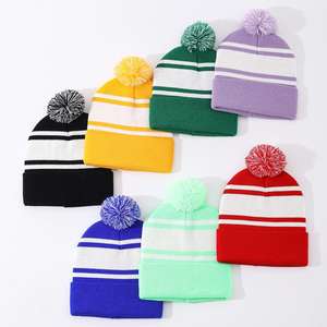 Vente directe d'usine, bonnet tricoté personnalisé, 100% acrylique, rayé, unisexe adulte, bonnet d'hiver avec votre propre logo brodé et nœud - Product Image 1