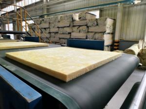 OEM Özel Ses Bariyerleri Sarı Cam Yünü Çevre Dostu Taş Yünü Ses Yalıtım Levhası Isı Direnci Yanmaz - Product Image 4