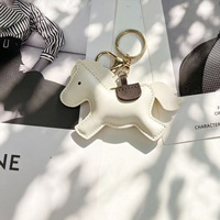 Porte-clés en cuir PU en forme de poney rembourré, breloque de sac cheval de dessin animé coloré, pendentif figurine animale mignonne avec fermoir en métal doré