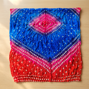 Lori Creation – Nouveauté tendance : Ensemble en soie artisanale Jaipuri Bandhani/Bandhej, avec dupatta tie-dye Bhandej et cache-cou respirant Gota Patti pour adulte - Product Image 3