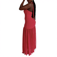 Robe longue fluide pour femme à col rond sculpté, plissée architecturale et à volants dimensionnels