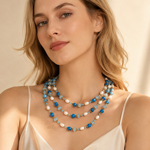 Collier artisanal en perles d'eau douce et pierres naturelles bleues de luxe, plaqué or, résistant à l'eau, idéal pour un cadeau - Product Image 2