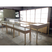 LED-Beleuchtung Glas Vitrine für Parfüm & Schmuck Holz Vitrine Metall Construction Mall Store Innen layout Design