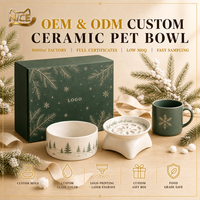 NicePets OEM ODM Coffret cadeau de Noël nordique pour animaux de compagnie |   Bol en céramique vert forêt, tasse à alimentation lente |   Ensemble hiver flocon de neige pour chat et chien