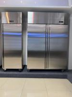 Réfrigérateur commercial vertical haut de gamme en acier inoxydable, double zone de température, multi-portes, pour restaurant gastronomique