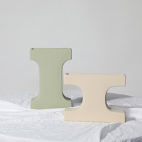 Simple Fresh Art Creative Ornements Moderne Vase Lettre Forme Conception Décoratif Givré Lettre I Vase En Céramique Décoration