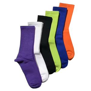 2021 nouveau Design corée mode chaussettes automne hiver couleurs pures hommes femmes unisexe chaussettes <span class=keywords><strong>coton</strong></span> <span class=keywords><strong>mi</strong></span> <span class=keywords><strong>bas</strong></span> sur le mollet chaussette - Product Image 1