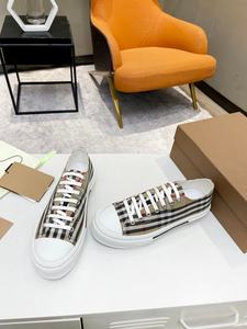 Chaussures en toile pour hommes et femmes avec amorti pour toutes les saisons. Chaussures de sport de luxe de haute qualité, conçues par des designers. - Product Image 4