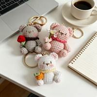 Porte-clés ours en peluche au crochet mignon, breloque amigurumi tricotée à la main pour cadeaux de la Saint-Valentin et usage quotidien