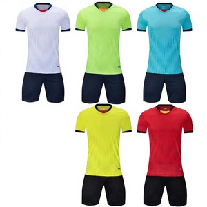 Ensemble d'uniforme d'arbitre de football professionnel pour hommes, maillot à manches courtes et col montant, short, service OEM, personnalisation, 100 % polyester - Product Image 6