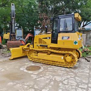 Mini CAT D5K Engin de terrassement Bulldozer sur chenilles d'occasion bon marché avec pompe à moteur central en stock - Product Image 4